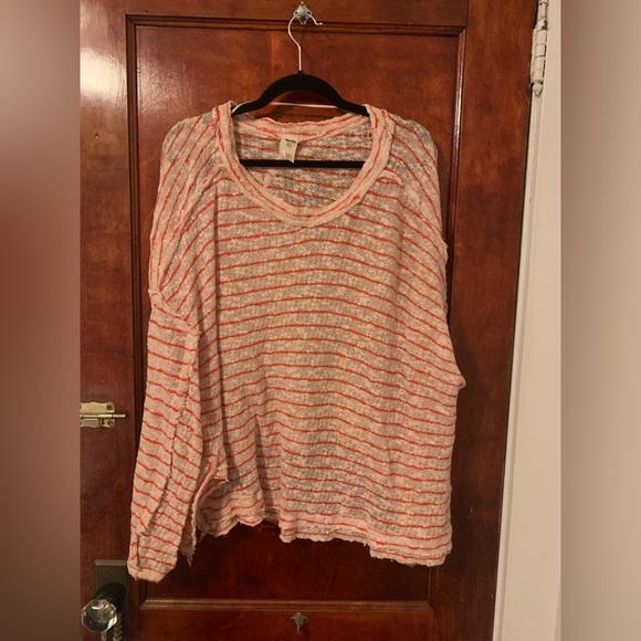 Free People oversized sweater- size large - Picture 1 of 1